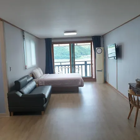 Lahoya Pension Chuncheon Exterior photo