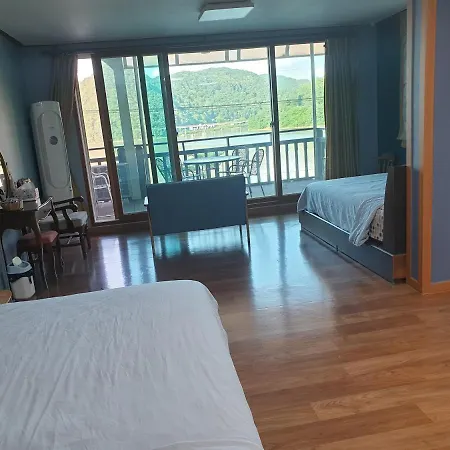 Lahoya Pension Chuncheon Exterior photo