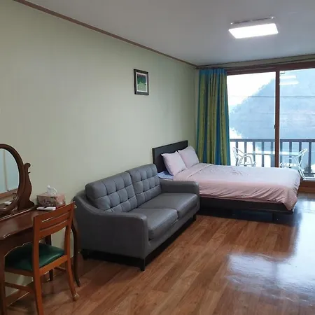 Lahoya Pension Chuncheon Exterior photo